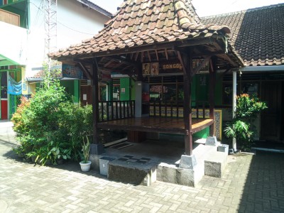 GAZEBO - Pojok Baca